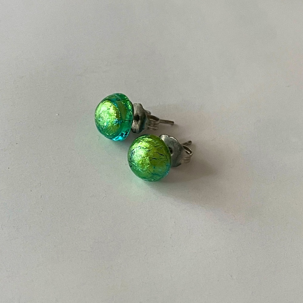 Vintage Stud Earrings In Metallic Green